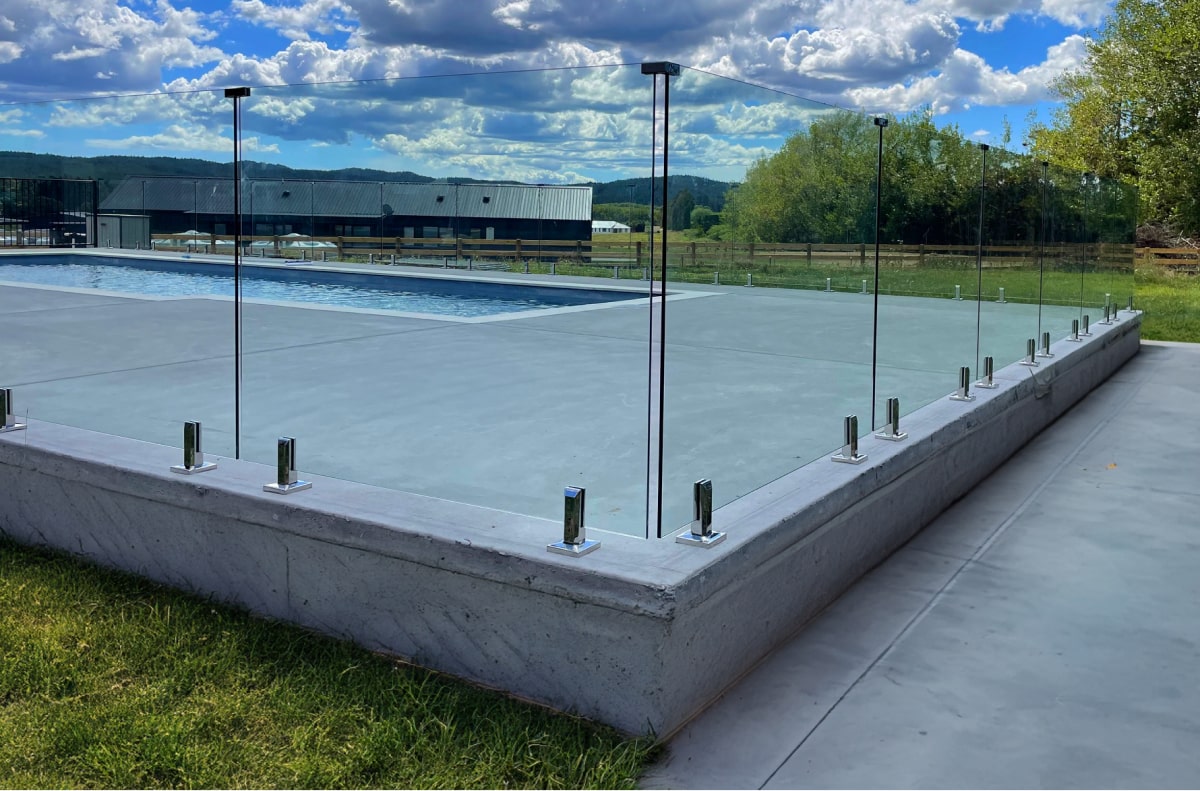 Structen - Hard Landscaping Pool Glass Fennce